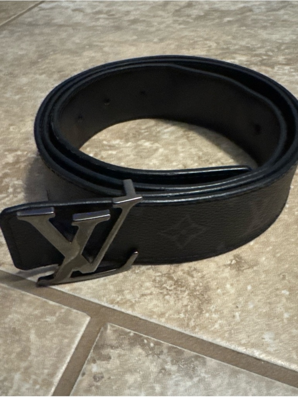 Louis Vuitton Black Leather Belt with Silver LV Logo Buckle - Picture 2 of 2